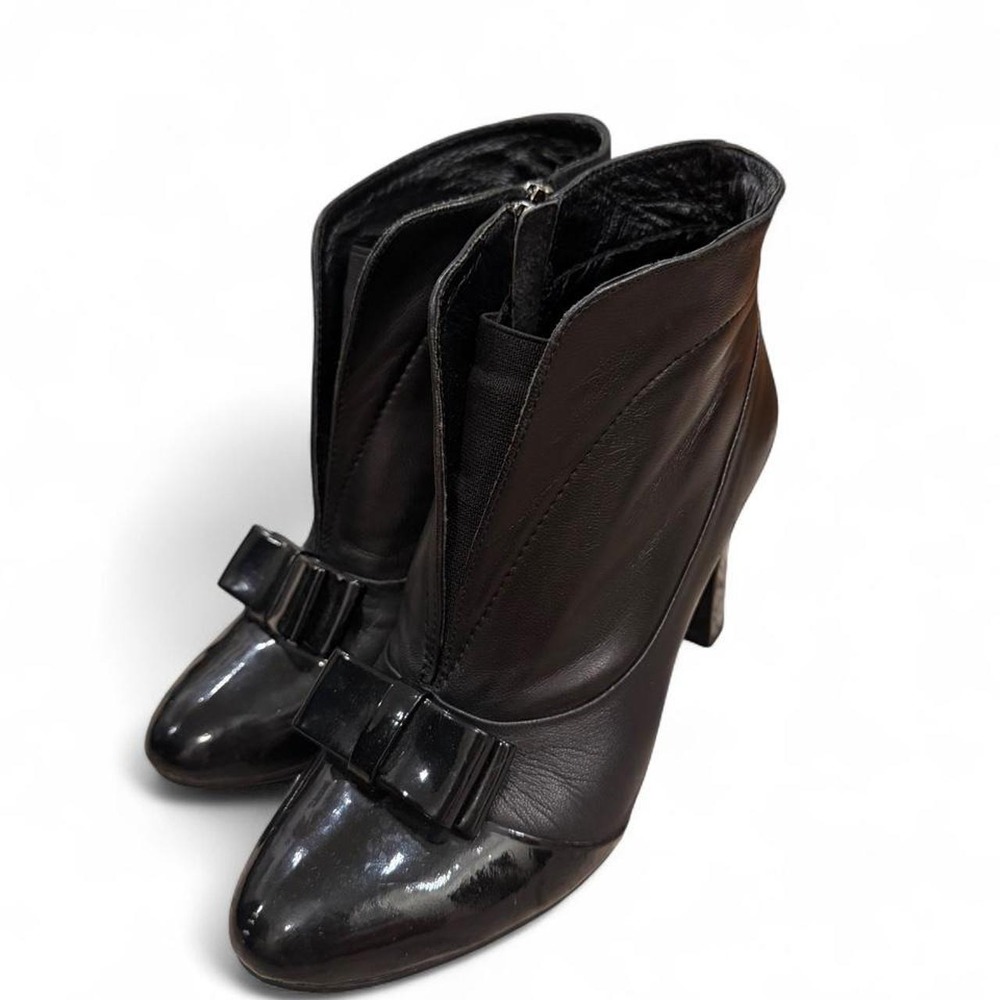 Melanes Black Leather Bow Ankle Boots Patent Cap Toe Zip Booties Size 35 5.5